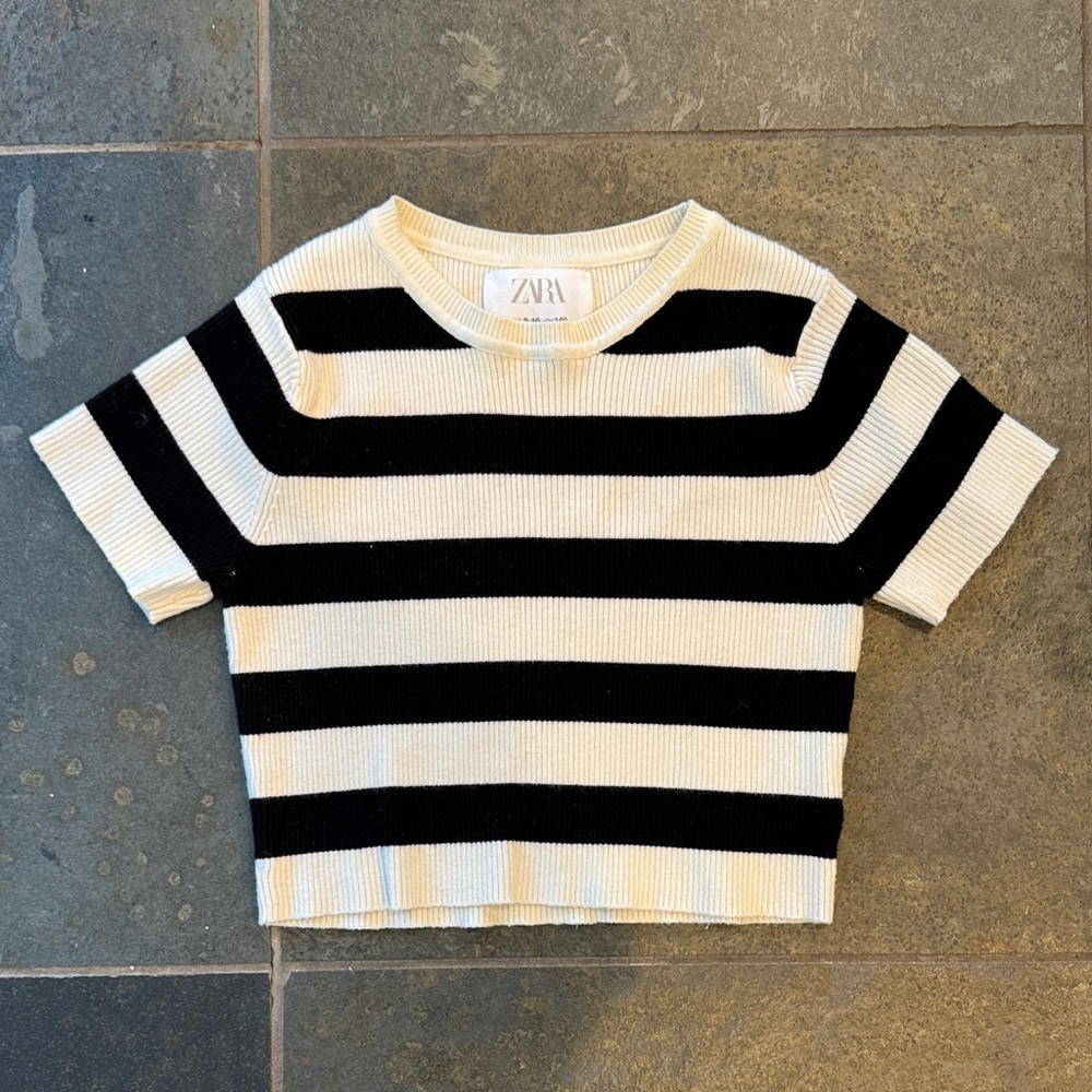 Zara Kids Cream and Black Striped sweater —ribbed and cropped size 9-10